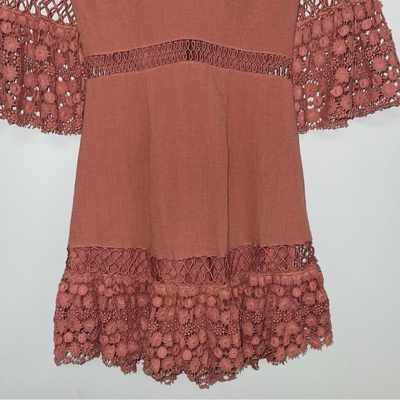 Saints + Secrets Dress Women's Size XS Rose Taupe Crochet Cut Out 3/4 Sleeves - Picture 4 of 8